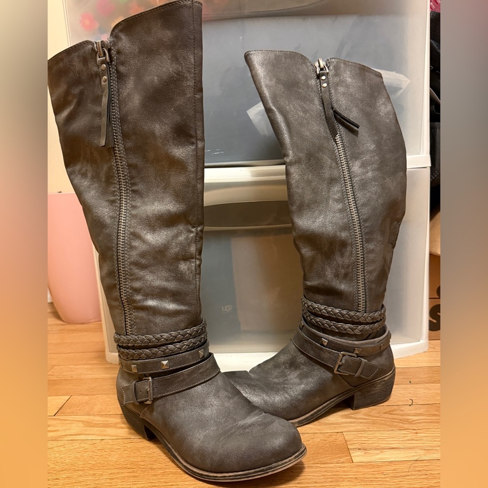 SO Dark Gray/Silvery Knee-High Faux Leather Distressed Boots w/ Ankle Straps